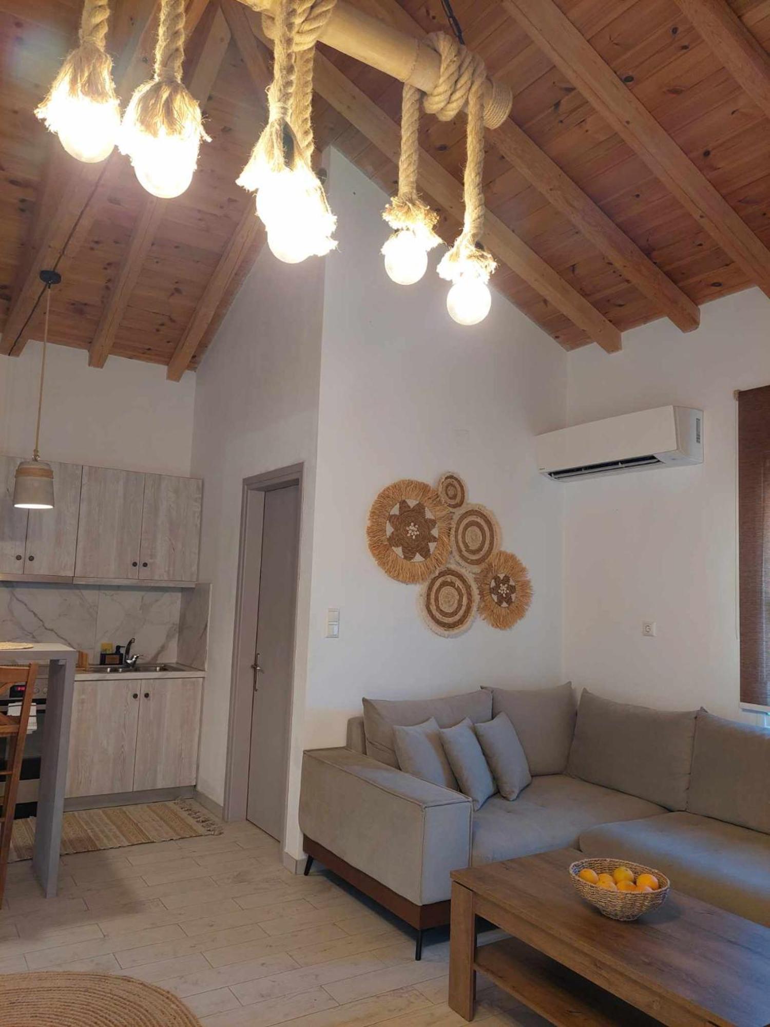 העיירה סקיאתוס Maya Apartments, Modern And Convenient Apartments With Private Parking מראה חיצוני תמונה